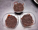 A picture of step 2 of Instant choco-vanilla pudding.
