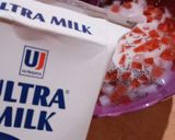 Foto langkah ke 4 dari resep Es Jelly Susu Nata de Coco.