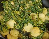A picture of step 5 of Mooli ki bhaji.