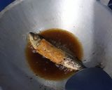 Foto langkah ke 2 dari resep Cara dan tips menggoreng pindang tanpa harus make helm 🤭😂.