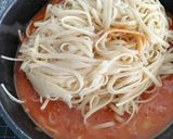 Foto del paso 6 de la receta Tallarines a la marinera con almejas y gambas