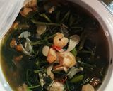 Foto langkah ke 4 dari resep Tumis kangkung udang.