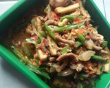 Foto langkah ke 6 dari resep Tumis Pedas Usus Ayam.