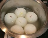 A picture of step 21 of Spongy Khushbudaar Rasgulle.