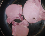 Foto del paso 1 de la receta: Tostas de lomo Sajonia con huevo de codorniz
