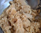 A picture of step 3 of Semolina halwa with banana.