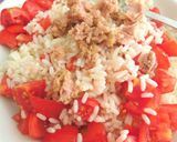 Foto del passaggio 2 della ricetta Peperoni ripieni con insalata di riso
