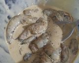 A picture of step 2 of Creamy spicy prawn.