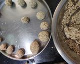 A picture of step 5 of Till ladoo.