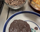 Foto del paso 7 de la receta: Huevos Revueltos, Bistec y Frijoles Negros Refritos