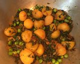 A picture of step 8 of Methi Matar Aloo.