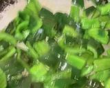 Foto del paso 2 de la receta: Chuleta de res con salsa de chile pasilla y pimiento verde