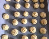 A picture of step 4 of Mini butter cookies.