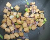 Foto langkah ke 3 dari resep Tahu Goreng Bawang Merah.