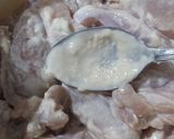 Foto langkah ke 2 dari resep Ayam Goreng Tepung Masak Cabe Garam.