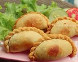 Foto langkah ke 5 dari resep Pastel isi Sayuran (pastel basah).