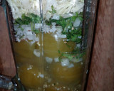 Foto del paso 4 de la receta: Albóndigas rellenas de queso crema, en salsa de tomate...!