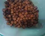 A picture of step 1 of Chana ghughni.