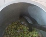 A picture of step 3 of Awarekalu gojju/ butter beans gravy.