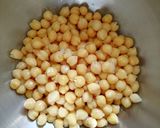 Une image de l'étape 1 de Salade de pois chiches au sésame.