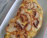 Foto langkah ke 4 dari resep Telur dadar Jamur Champignon.