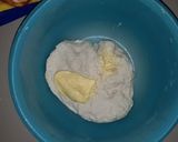 Foto langkah ke 2 dari resep Donat Kepang.