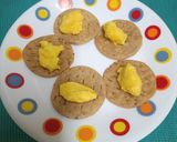A picture of step 6 of Crispy Rajgira Puris with a Dollop of Shrikhand.