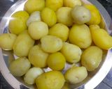 A picture of step 1 of Lasaniya Bateta.