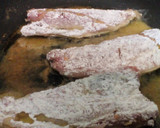 Foto del paso 1 de la receta: Chicharros con fritada en tomate🐟🍅