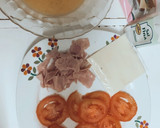 Foto del paso 1 de la receta: “Pizza” con base de tomate y huevo 🤩