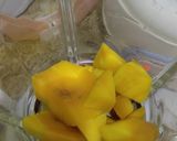 Foto langkah ke 1 dari resep Mangga Yakult Smoothie.