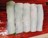 Hình bước làm 4 của món Phở cuộn