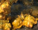A picture of step 3 of Moong daal k Pakoray.