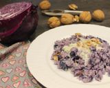 Foto del passaggio 7 della ricetta Risotto con cavolo viola, gorgonzola e noci