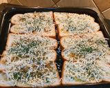 Foto langkah ke 6 dari resep Garlic Bread.