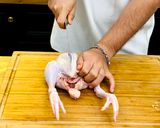 Foto langkah ke 1 dari resep Ayam goreng ala Ny Suharti.