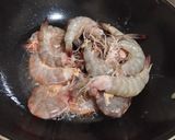 Foto langkah ke 4 dari resep Udang Bumbu Bawang Putih Simple.