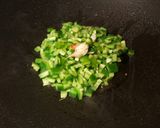 Foto del paso 9 de la receta Wok de arroz cremoso con pollo,en salsa de pate y pimientos
