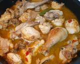Foto del paso 4 de la receta: Pollo y conejo en salsa