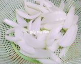 Hình bước làm 1 của món Bạch tuộc xào hành tây