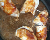 Foto del paso 6 de la receta: Rollitos de pollo rellenos de jamón serrano y queso de trufa