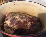 Une image de l'étape 6 de Gigot d'agneau de 8 heures confit d'ail oignon et carottes aux aromates.