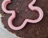 Foto del paso 5 de la receta: Galletitas navideñas inclusivas 🤶🏻 para que nadie se quede sin sus galletas en Navidad 🤶🏻