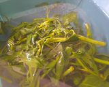 Hình bước làm 1 của món Nộm rau muống