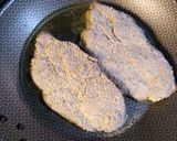Foto del paso 3 de la receta: Milanesas napolitanas de bondiola de cerdo