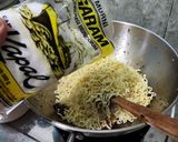 Foto langkah ke 3 dari resep Mie Goreng Gurih (Tanpa Kecap).