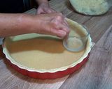 A picture of step 9 of Apple Crumble Pie.