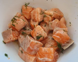 Foto del paso 2 de la receta: Brochetas de salmón y rape con marinados distintos