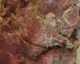 Foto del paso 2 de la receta: Bistec de res a las hierbas