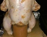 صورة لخطوة 2 من وصفة دجاج مشوي في زجاجة بالفرن🐔